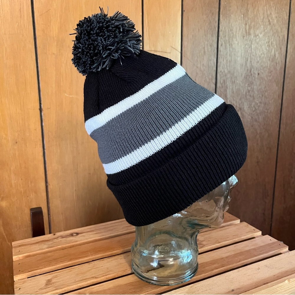 🏈🏉 Football themed Knit Hat w/ Pom Pom🏈🏉